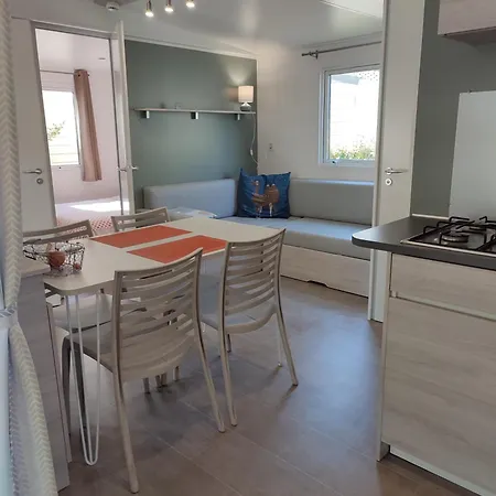 Mobil-home Dans 4 étoiles Entre Et Forêt à Saint-hilaire De Riez Campeggio